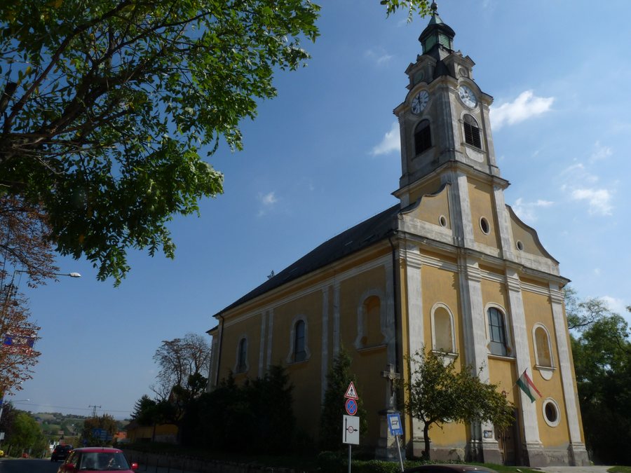 Szentháromság római katolikus templom, Bicske