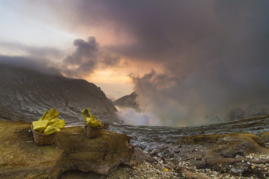 Cratere del Monte Ijen a Giava orientale, Indonesia