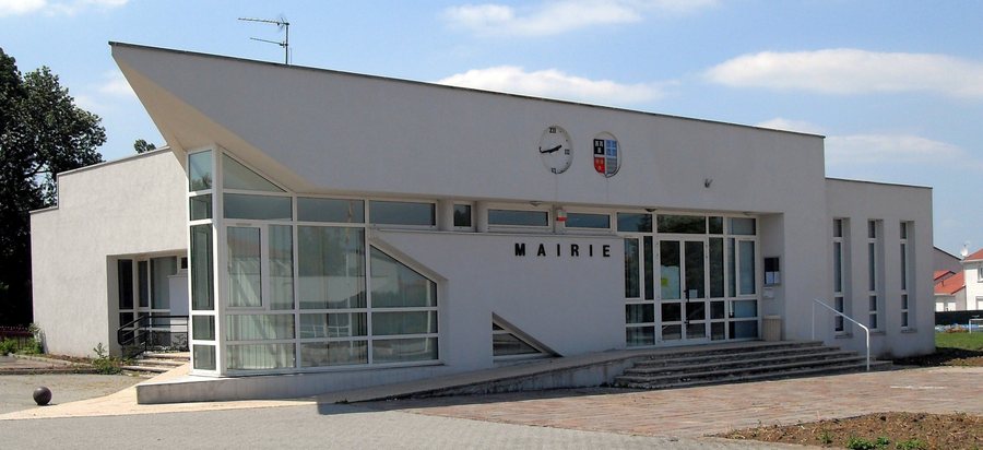 File:Gironcourt-sur-Vraine, Mairie.jpg