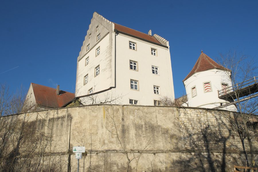 Schloss Scheer im historischen Stadtkern von Scheer im Landkreis Sigmaringen