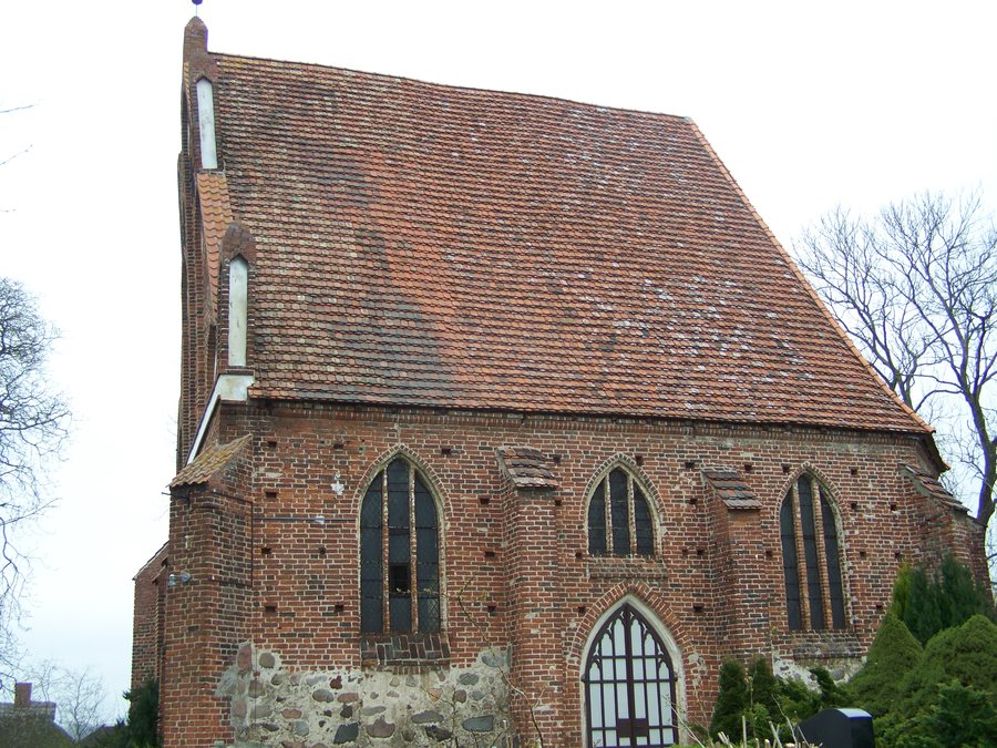Dorfkirche Velgast, Seitenansicht