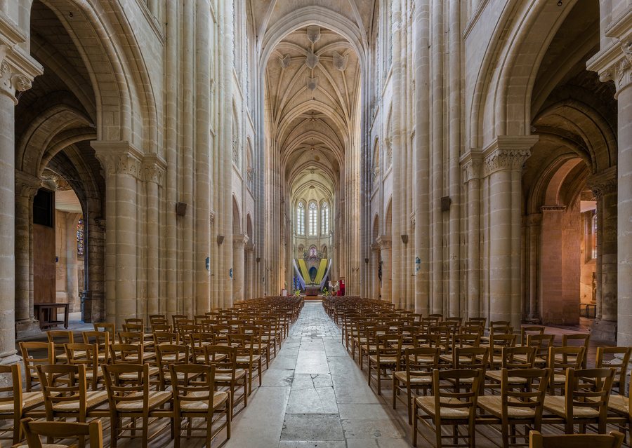 File:Senlis Cathedral Nave, Picardy, France - Diliff.jpg