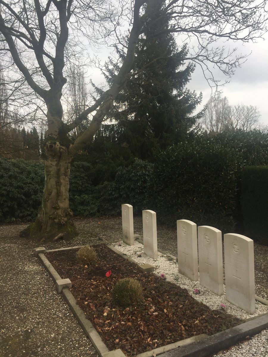 File:Commonwealth war graves - The Netherlands - Hengelo (Overijssel) general cemetery.jpg