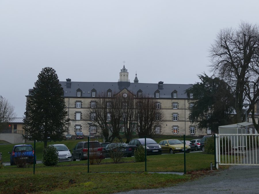 File:Saint-Fraimbault - EHPAD - 1.jpg