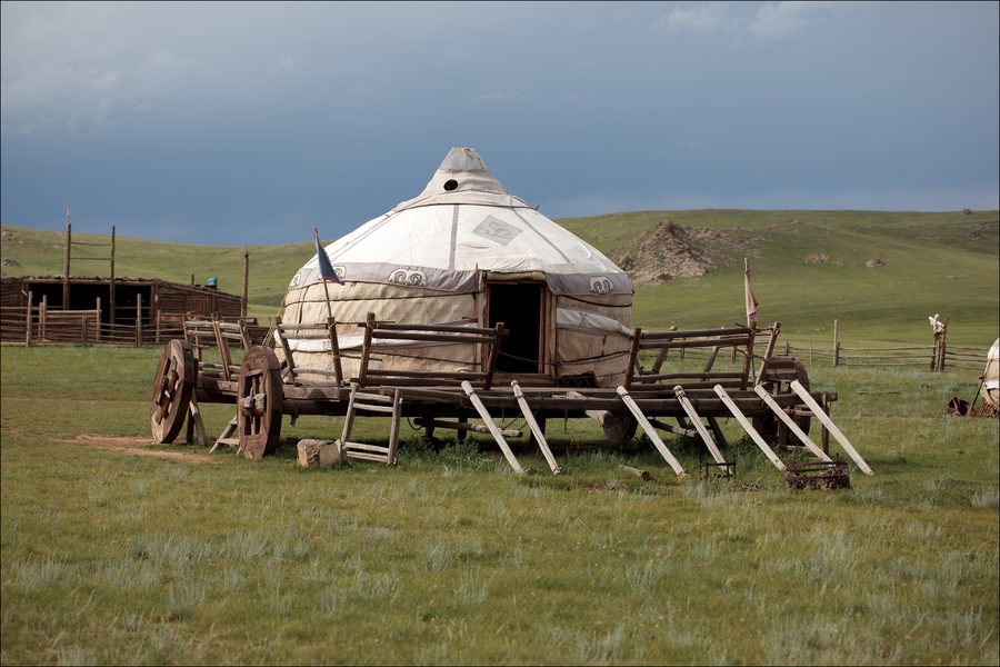 Immagine di una yurta come riferimento culturale per il Kazakistan