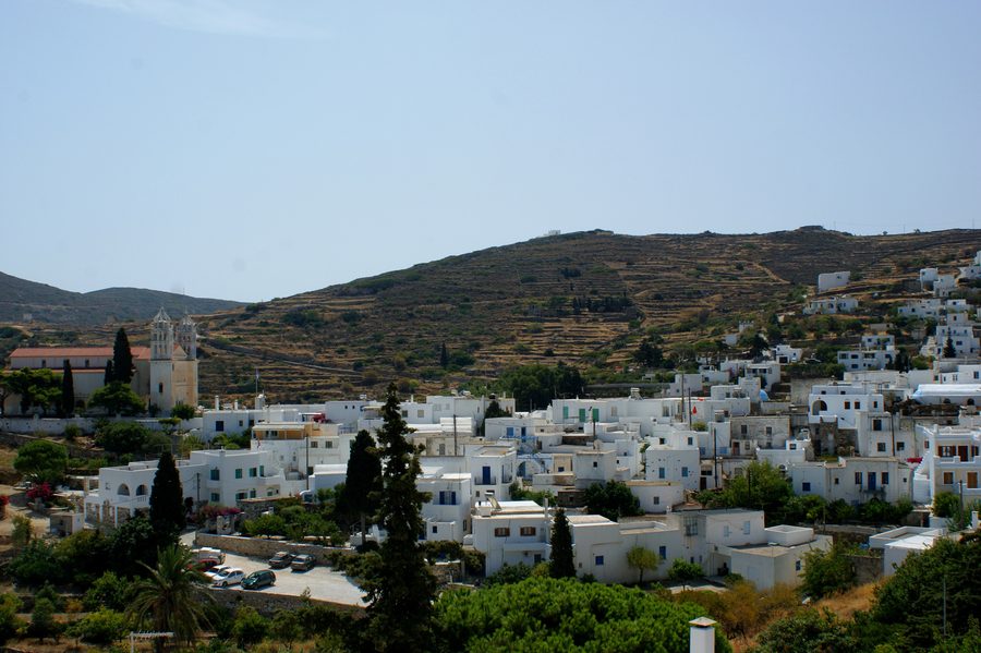 Vista del villaggio di Lefkes a Paros, Grecia