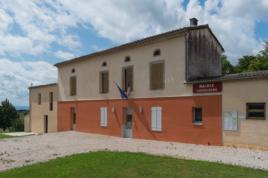 File:Town hall of Laboulbene (2).jpg