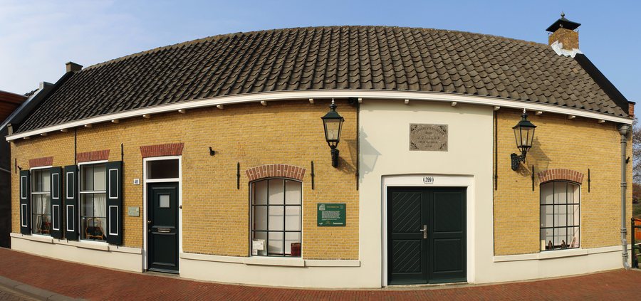 File:Pastoriedijk 399-401 Rotterdam-Pernis - 2018.jpg