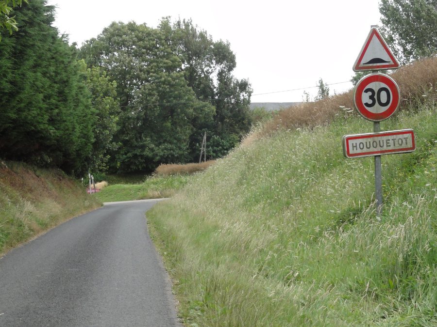 File:Houquetot (Seine-Mar.) entrée.jpg