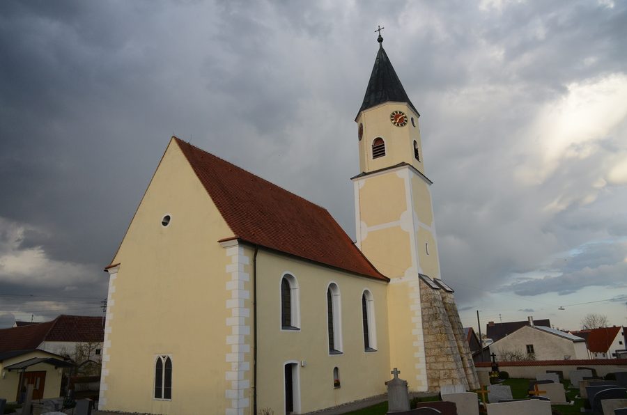 Evangelische Kirche St. Peter und Paul in Grosselfingen