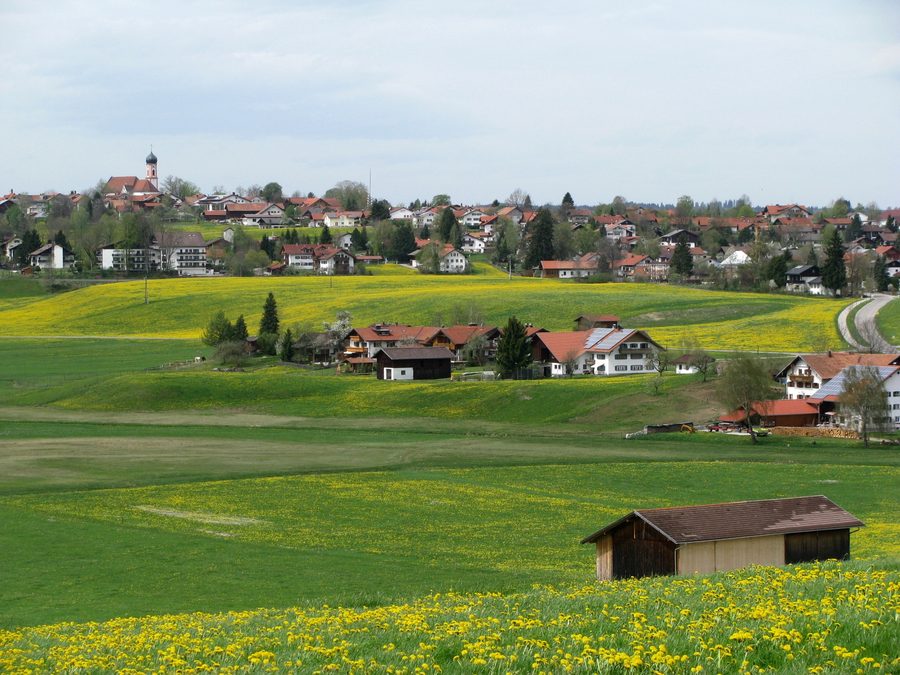 Ortsansicht von Seeg im Ostallgäu von Osten