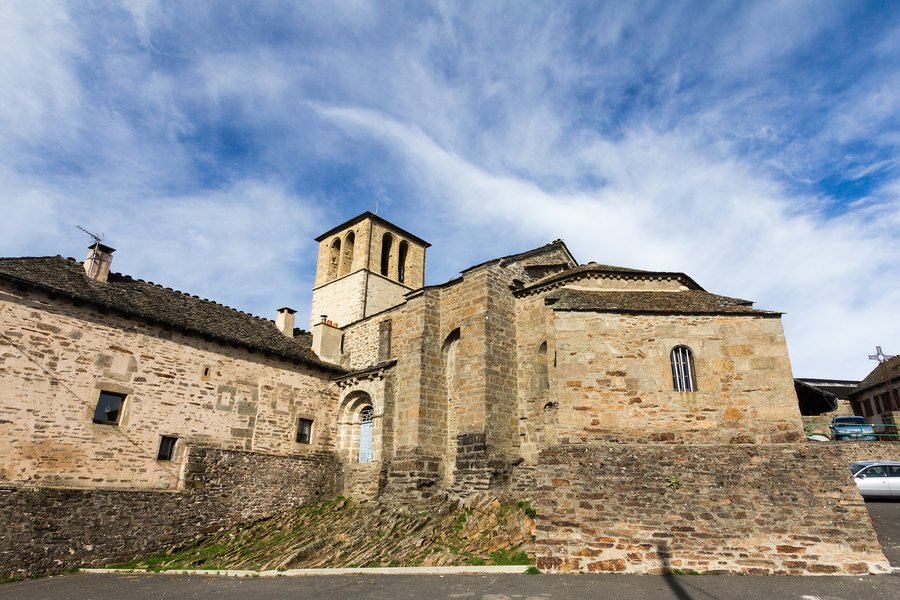 File:Église Saint-Blaise, Chasseradès, France.jpg