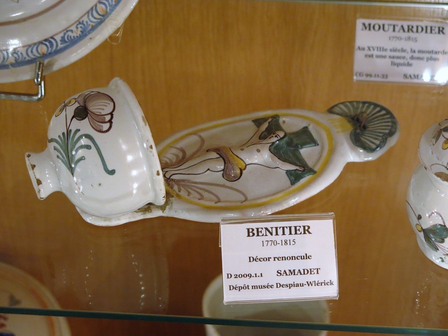 File:Bénitier de salon (Samadet).jpg