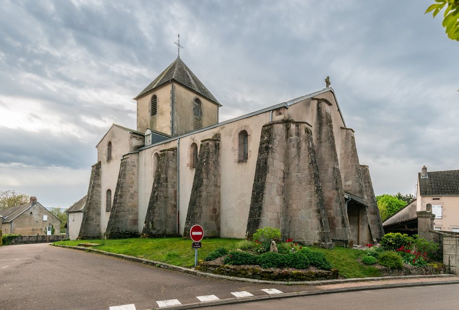 File:Saint Julian church in Laizy (6).jpg