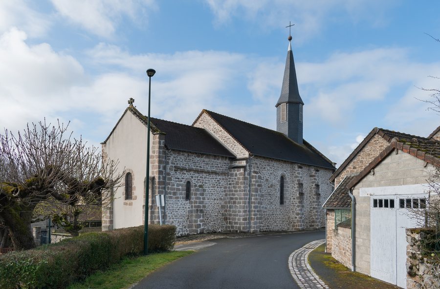 File:Sts Gervasius and Protasius church in Mailhac-sur-Benaize 04.jpg