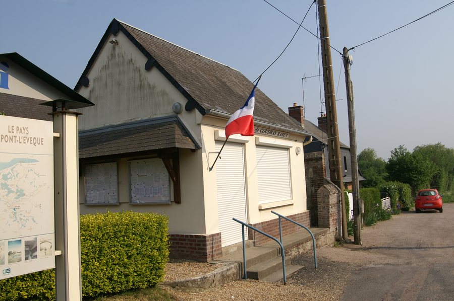 File:Coudray-Rabut - mairie.jpg