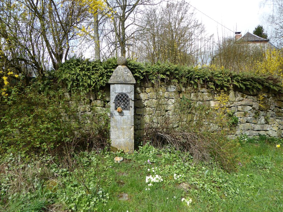 File:Semeries Notre Dame de Walcourt.jpg
