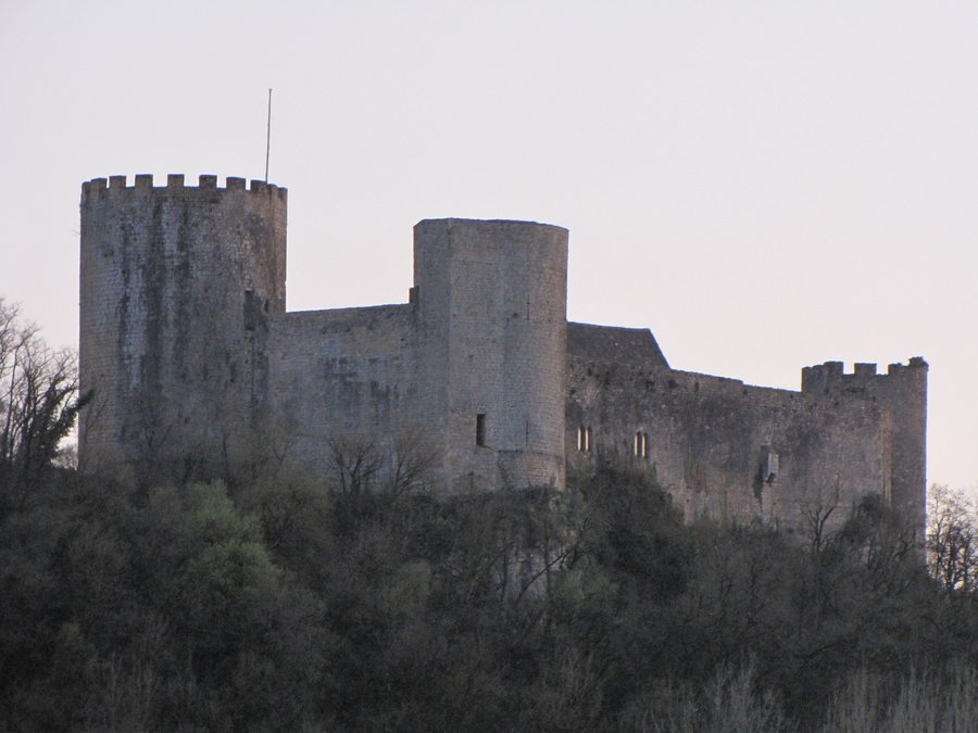 File:Château de Sauveterre-la-Lémance.JPG