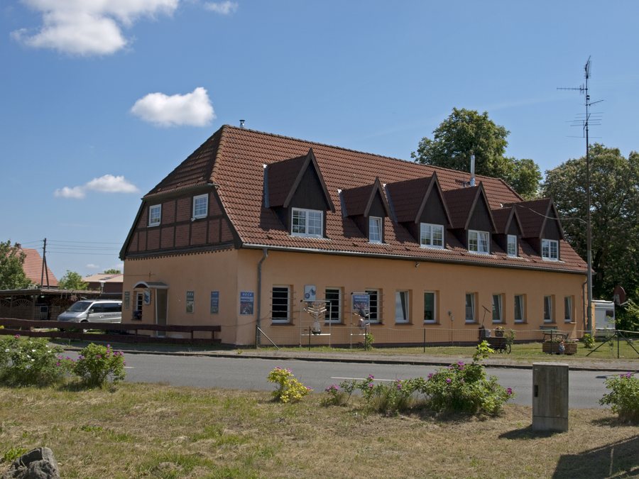 File:Landhotel Kuhs.jpg