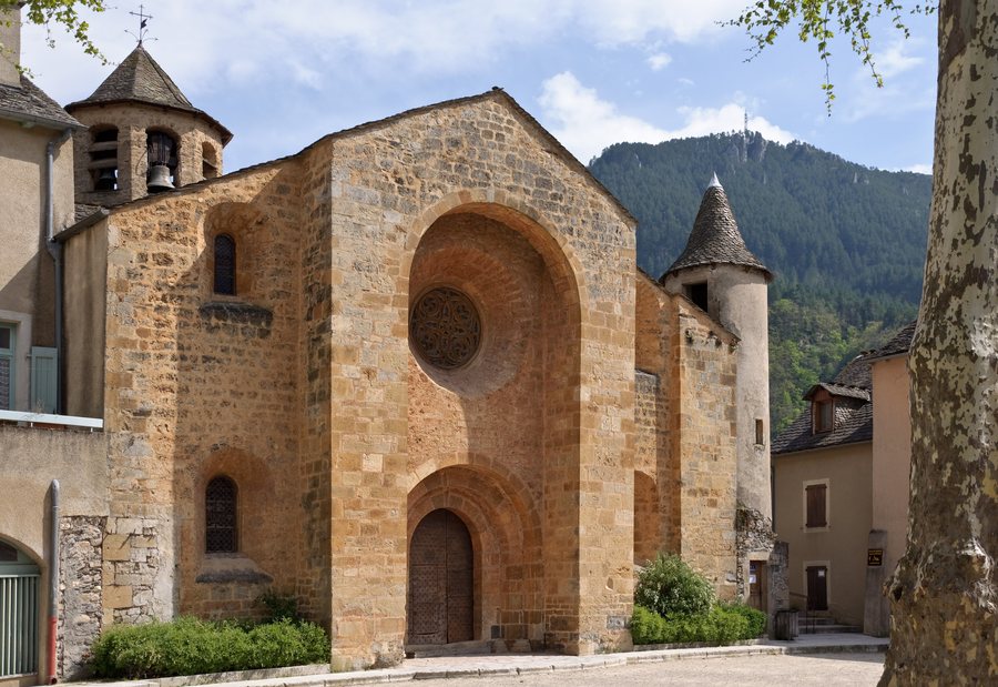 File:Eglise Ispagnac.jpg