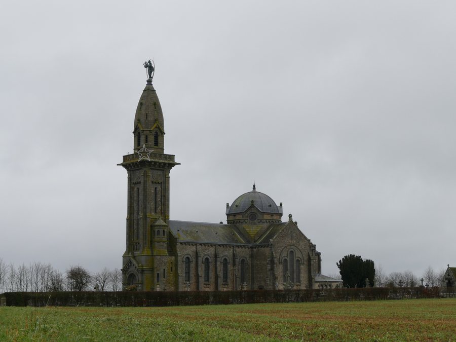 File:Couterne - Chapelle Notre-Dame de Lignou - 1.jpg