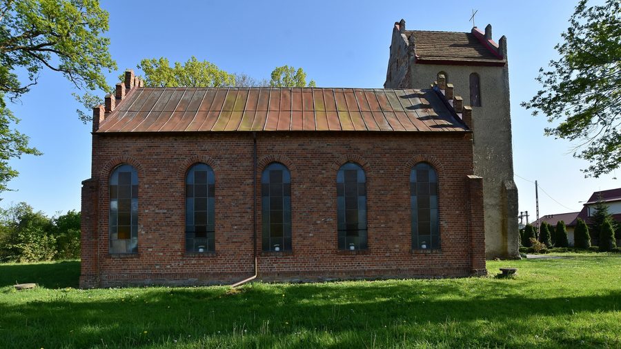 Kirche der Erhöhung des Heiligen Kreuzes in Pieszcz