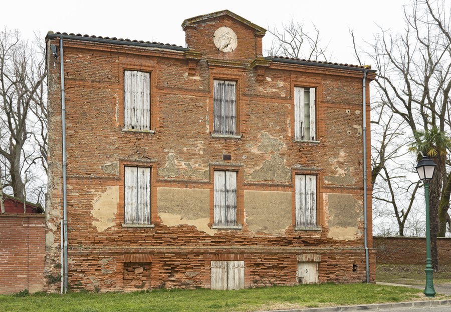 File:Lanta - Ancien presbytère.jpg