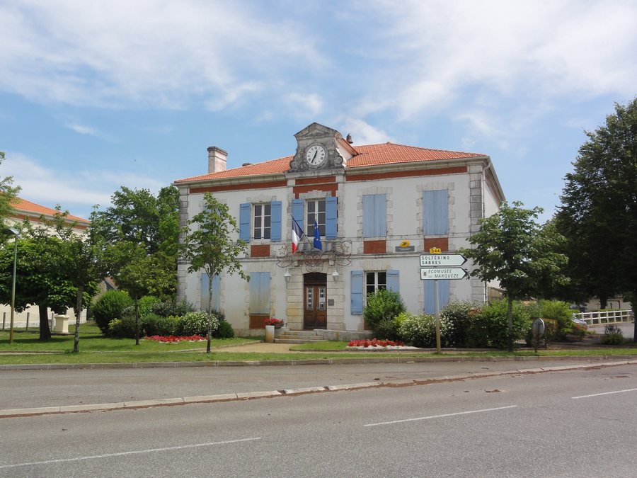 File:Escource (Landes) mairie.JPG