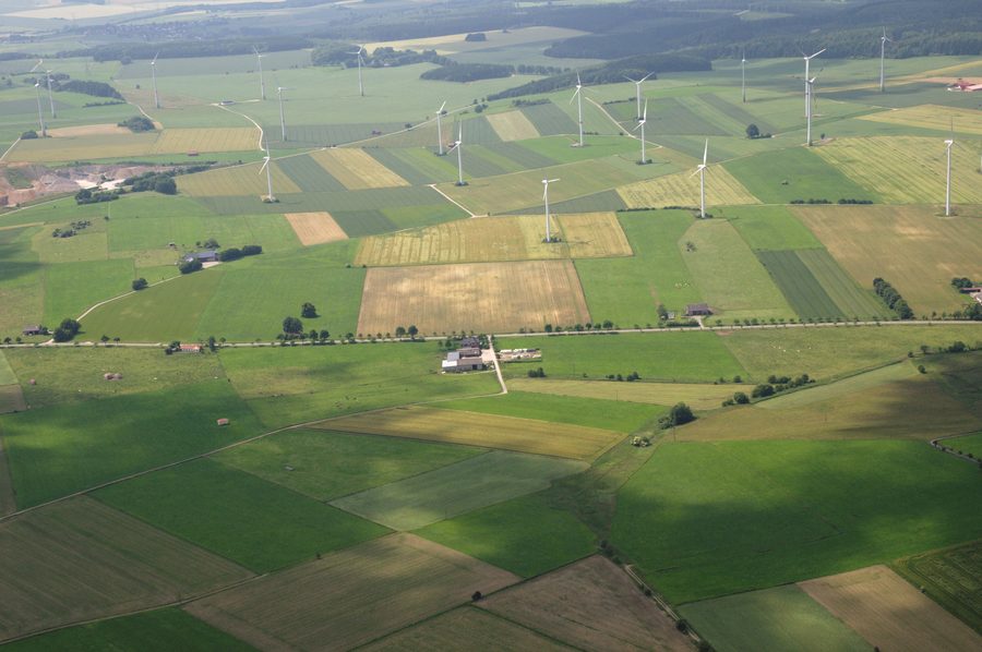 Luftaufnahme des Bürgerwindparks Sauerland Ost bei Brilon
