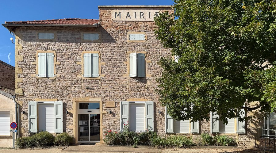 File:Mairie - Saint-Amour-Bellevue (FR71) - 2025-08-24 - 3.jpg