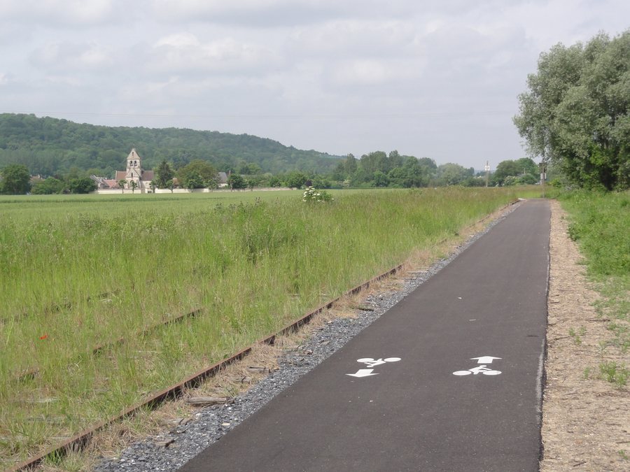 File:Couloisy (Oise) Piste cyclable Couloisy - Jaulzy - Courtieux.JPG