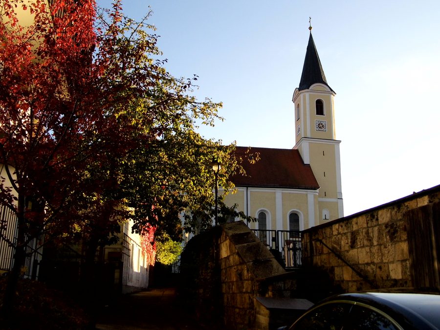Lato nord della chiesa parrocchiale di San Giovanni Battista a Glonn