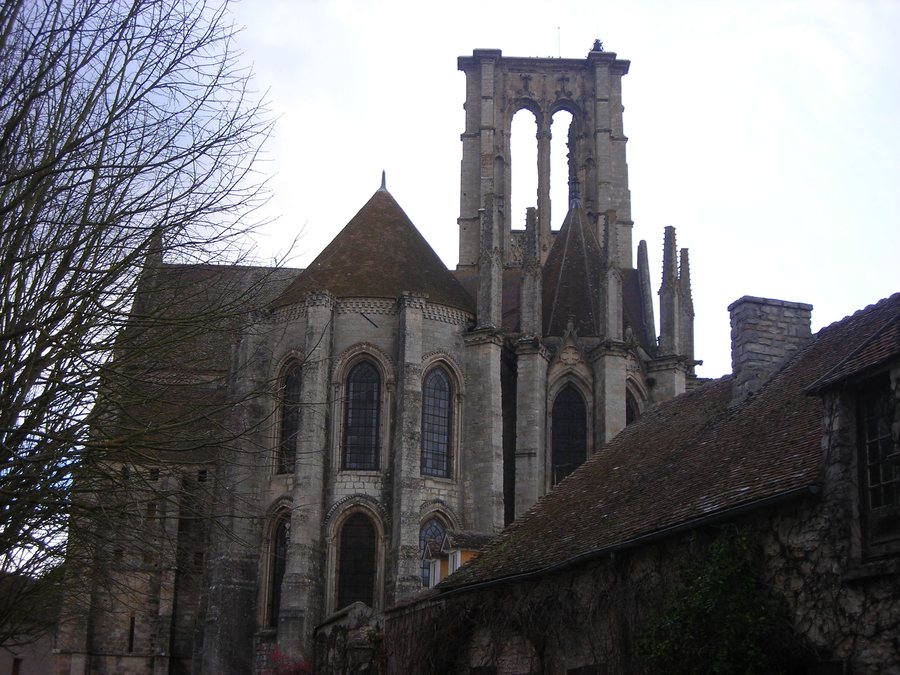 File:Basilique Saint-Mathurin, Larchant, France.jpg
