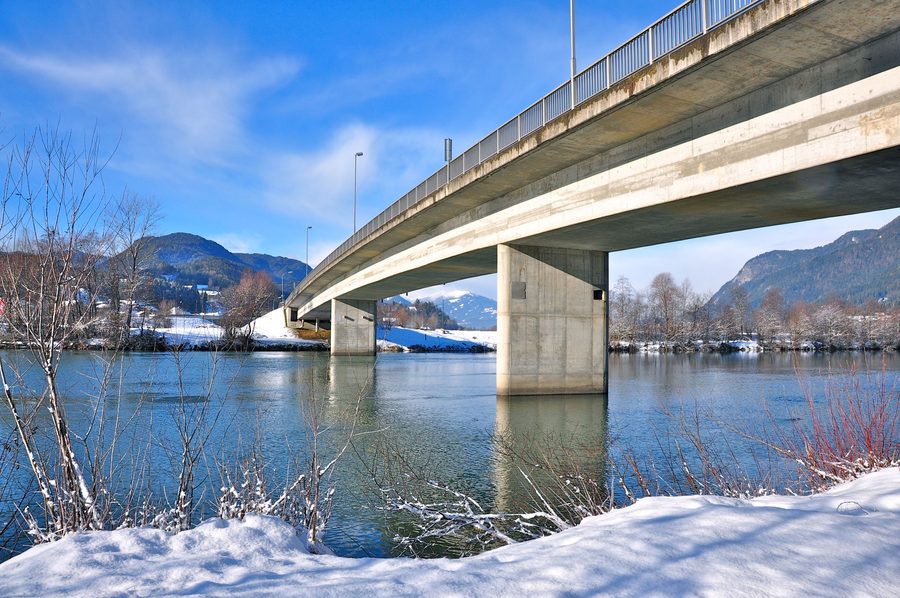 Ponte sulla Drava presso Gummern nel comune di Weißenstein