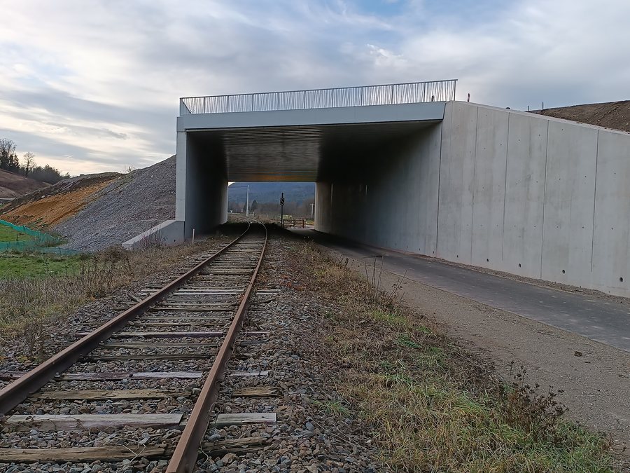 File:Châtenois franchissement RD 1059 - ancienne ligne de Sélestat à Lesseux - Frapelle.jpg