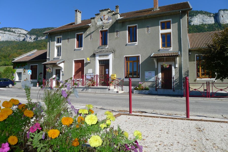 File:Mairie Saint-Julien-en-Vercors 2011-10-04-034.jpg