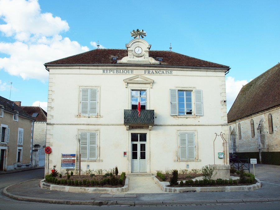 File:Vincelles-FR-89-mairie-01.jpg