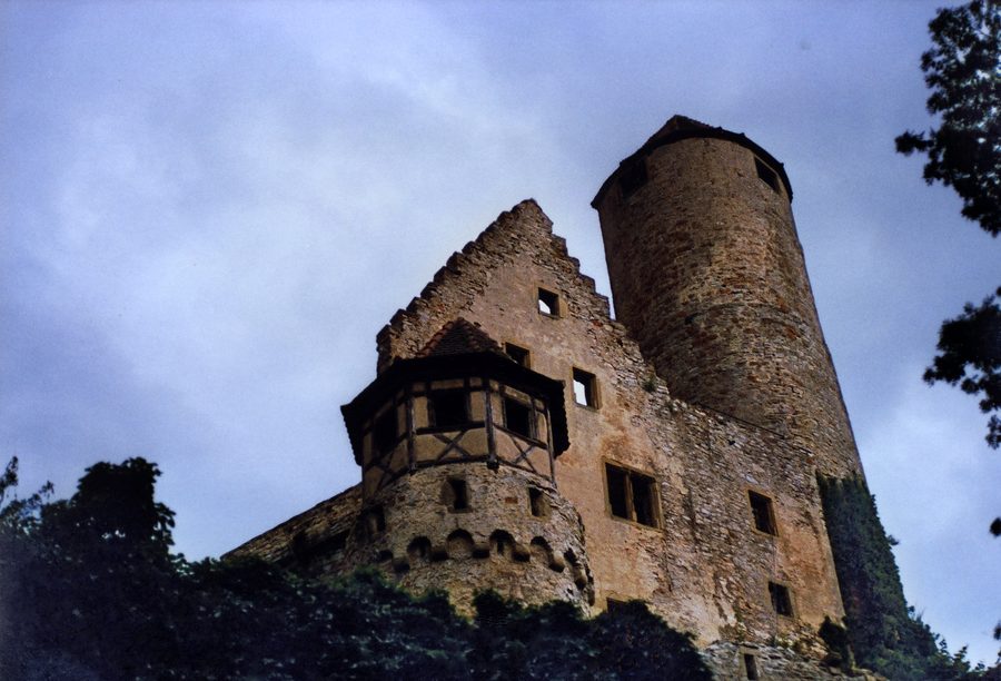 Burg Hornberg oberhalb von Neckarzimmern