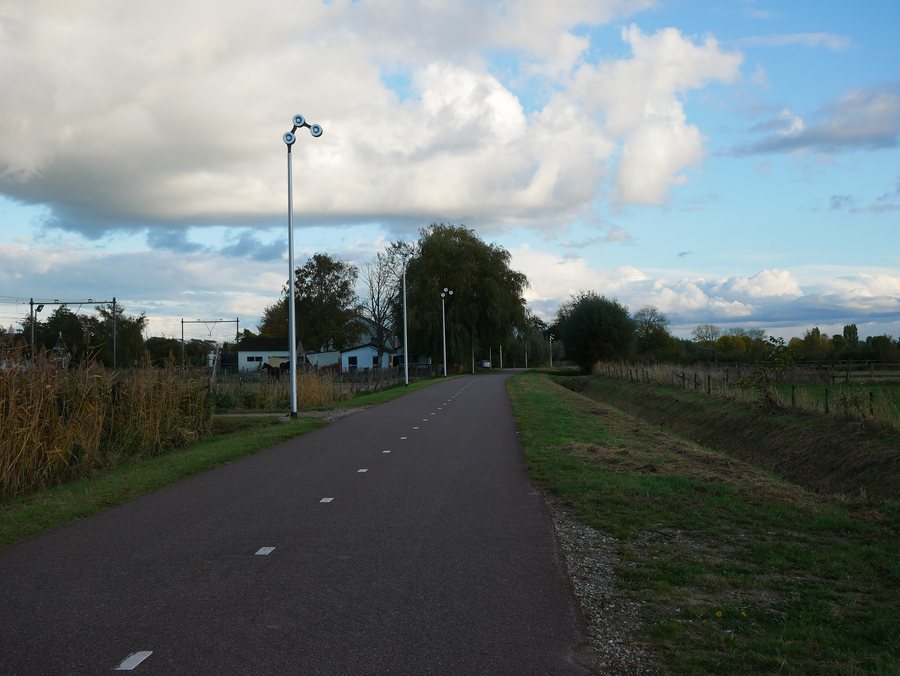 File:2018-10-27 Fietssnelweg De Liemers Duiven Beerenclaauwstraat.jpg