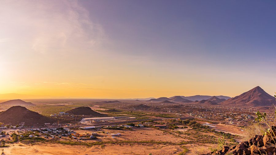 Sonnenuntergang über Lodwar und den Loima Hills in Turkana County, Kenia