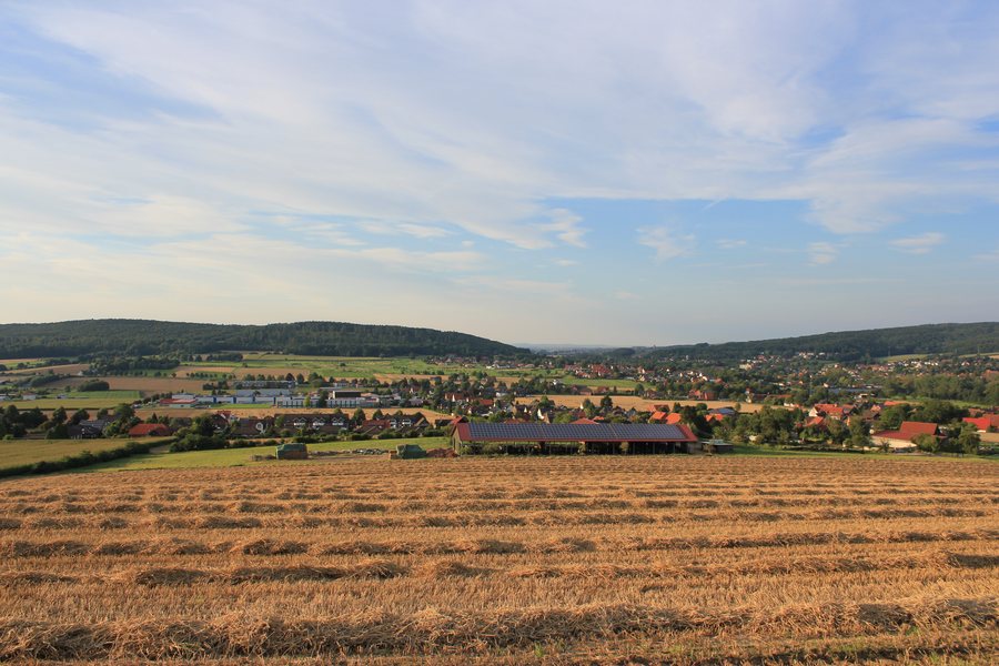 File:Blick auf Luhden von Süden aus (August 2017).jpg