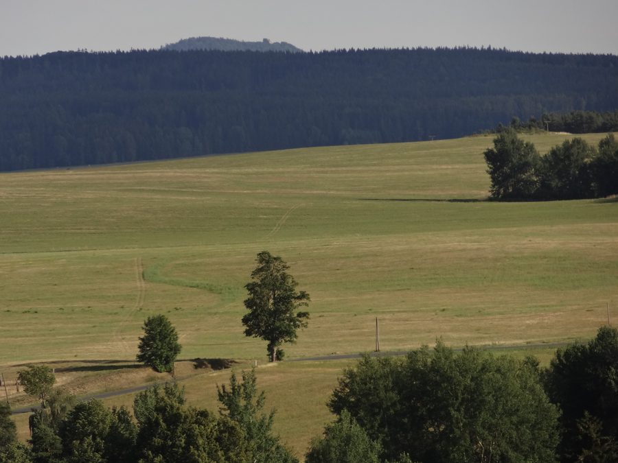 Blick auf Přimda und den Český les vom Aussichtsturm Vysoká nad Tachovem