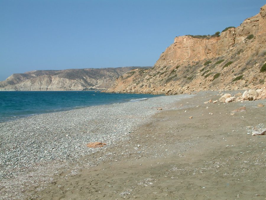 Strand mit Blick auf die Pissouri Bay
