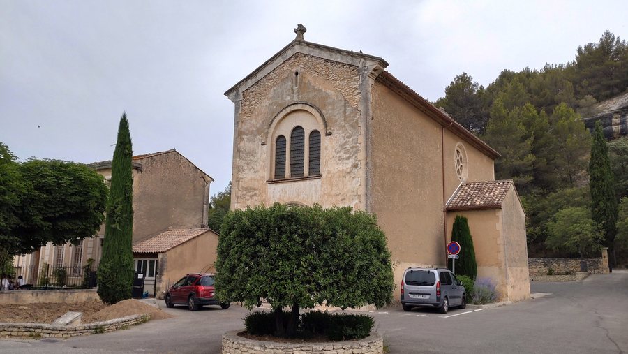 File:Église de l'Annonciation de Beaumettes.jpg