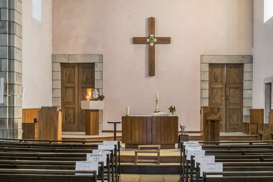 File:Church in Pont-de-Salars 07.jpg