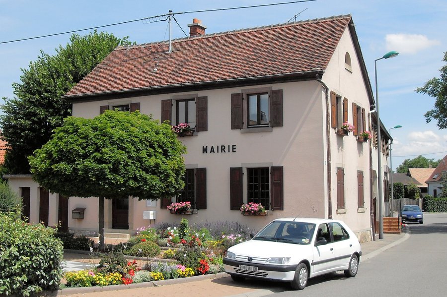 File:Nambsheim, Mairie.jpg