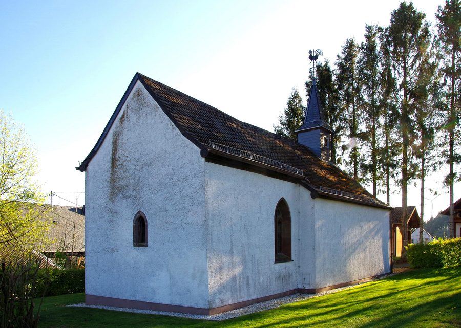Nordostseite der St.-Lambertus-Kapelle in Seiwerath