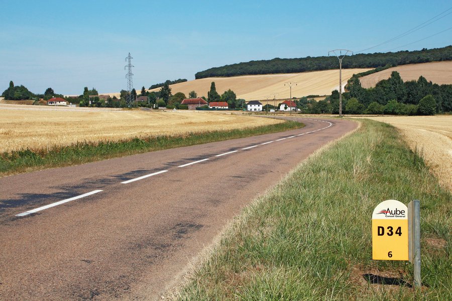File:Bucey-en-Othe FR10 village IMG3999.jpg