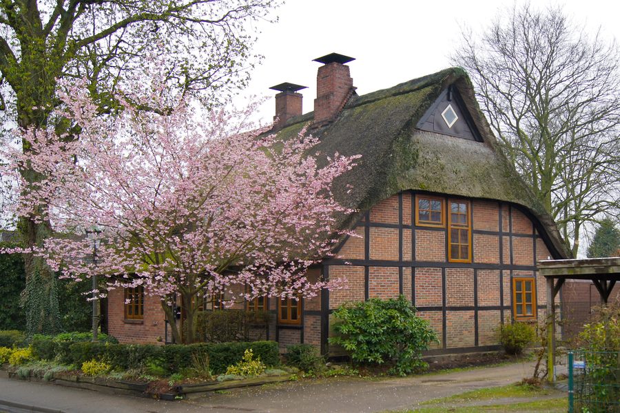 Historisches Fachwerkhaus in der Bahnhofstraße 8 in Alveslohe im Kreis Segeberg