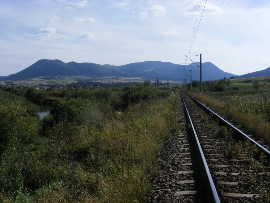 Vista dei monti Csomád nella contea di Harghita, Romania